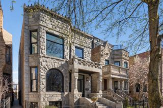 3711 N Magnolia Avenue, Chicago, IL 60613