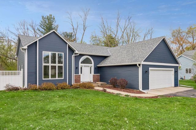 5323 Cedarwood Court, White Bear Twp, MN 55110
