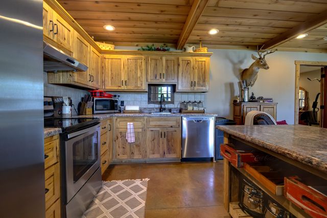 609 Whitthorne St, Shelbyville, TN 37160