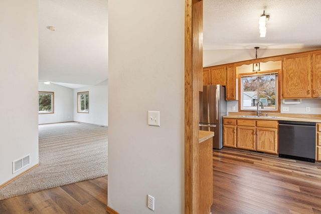 10511 Redwood Street NW, Coon Rapids, MN 55433