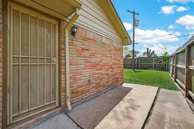 5707 Trafalgar Drive, Houston, TX 77085