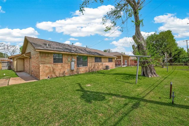 5707 Trafalgar Drive, Houston, TX 77085