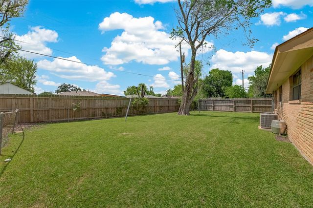 5707 Trafalgar Drive, Houston, TX 77085