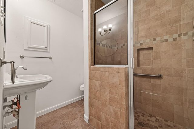 5707 Trafalgar Drive, Houston, TX 77085