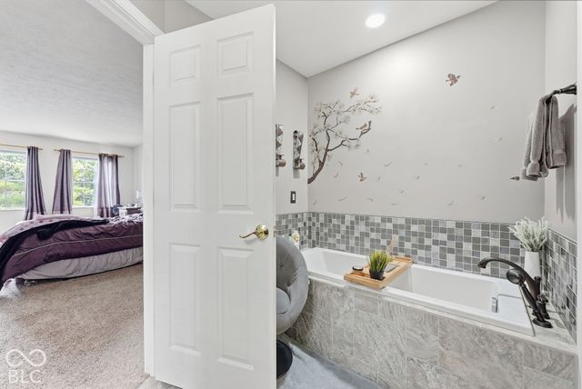 9960 Youngwood Lane, Fishers, IN 46038