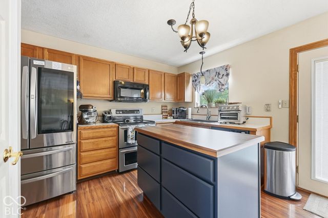 9960 Youngwood Lane, Fishers, IN 46038