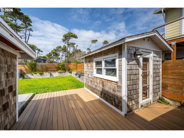 4595 BLANCO St, Florence, OR 97439