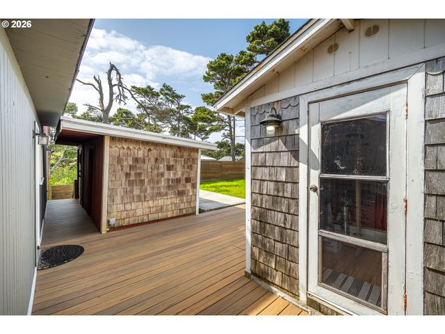 4595 BLANCO St, Florence, OR 97439