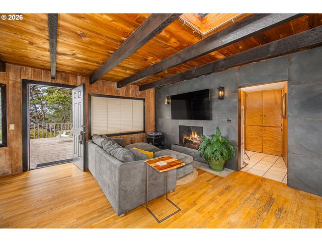 4595 BLANCO St, Florence, OR 97439