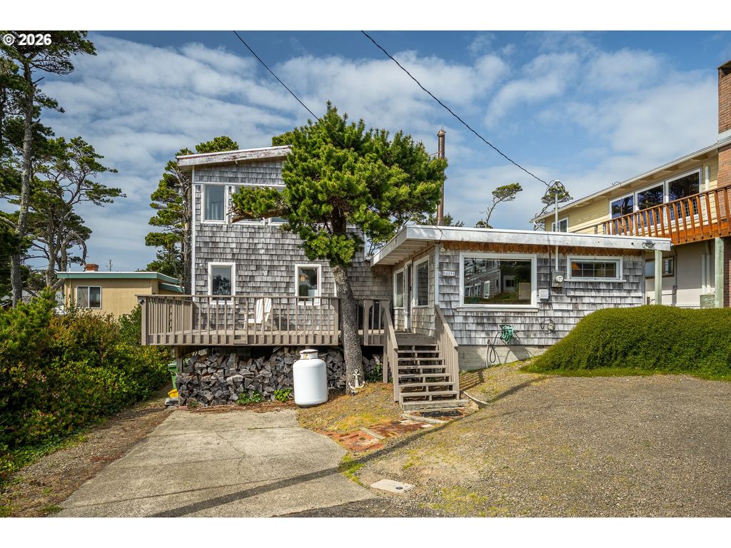 4595 BLANCO St, Florence, OR 97439