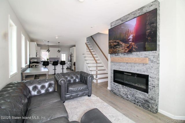 287 Alter Avenue, Staten Island, NY 10305