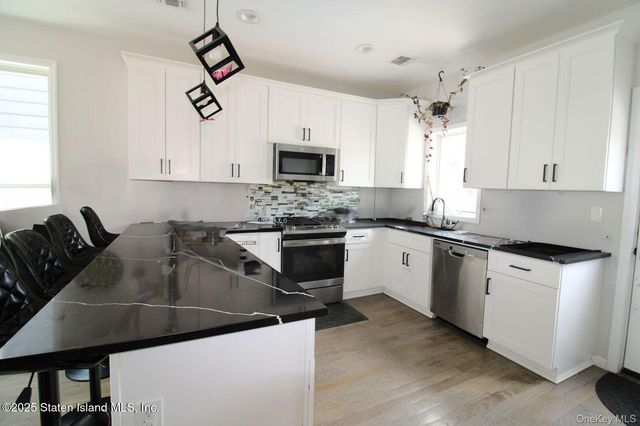 287 Alter Avenue, Staten Island, NY 10305