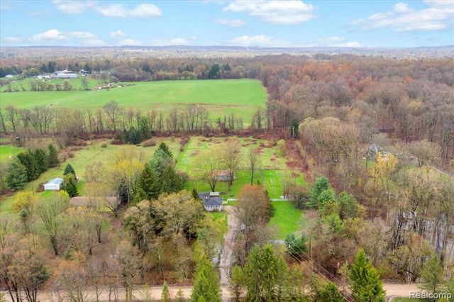 4360 Sherwood Road, Ortonville, MI 48462