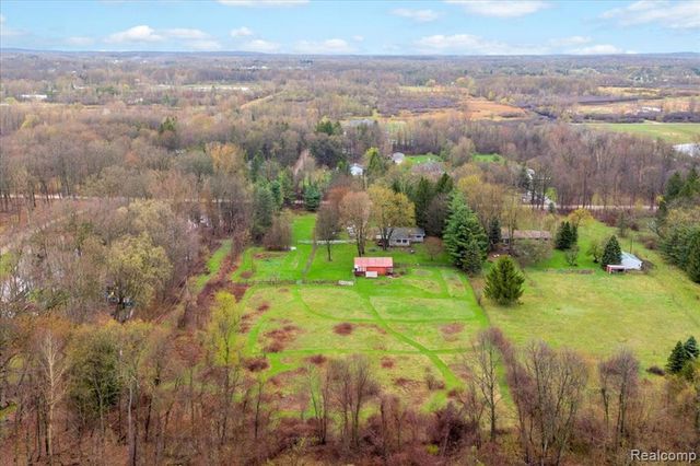 4360 Sherwood Road, Ortonville, MI 48462
