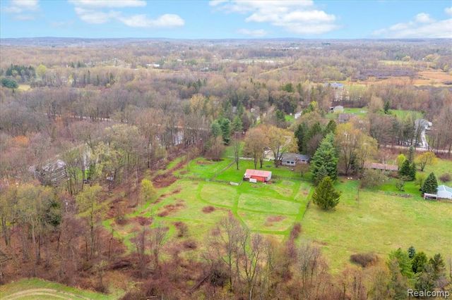 4360 Sherwood Road, Ortonville, MI 48462