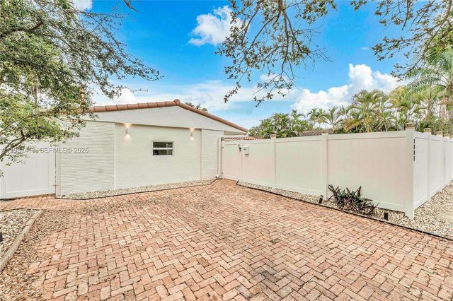 1801 NE 20th St, Fort Lauderdale, FL 33305