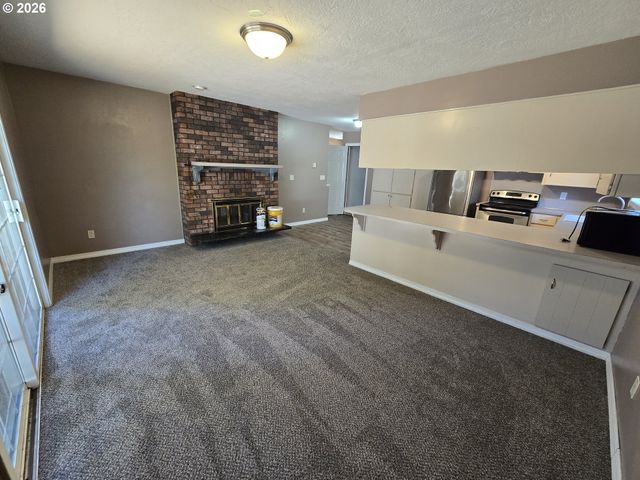 4002 OAK St, Longview, WA 98632