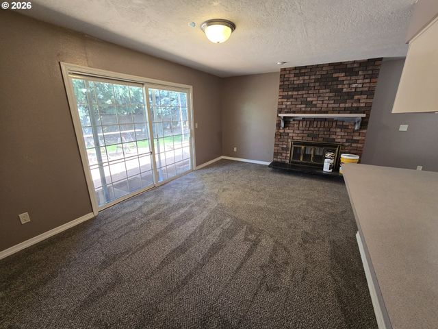 4002 OAK St, Longview, WA 98632