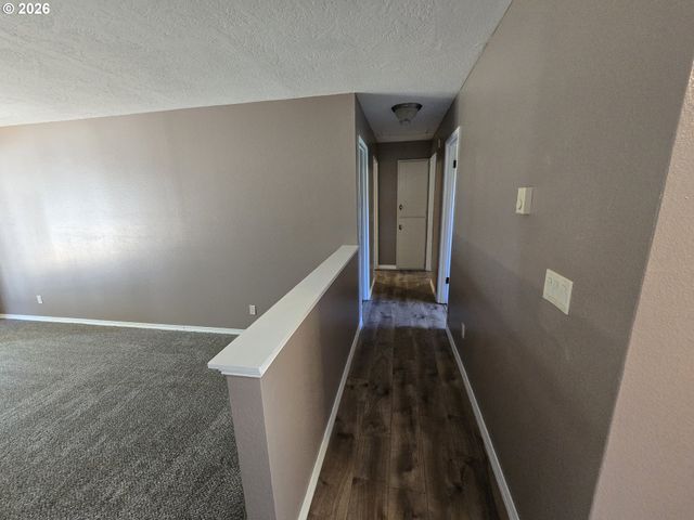 4002 OAK St, Longview, WA 98632