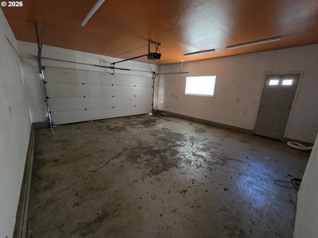 4002 OAK St, Longview, WA 98632