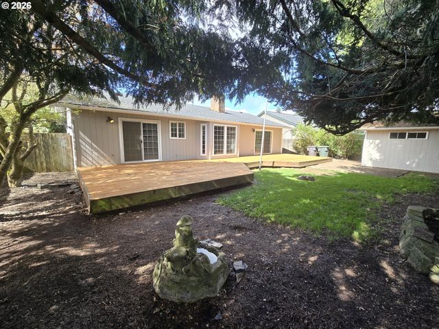 4002 OAK St, Longview, WA 98632