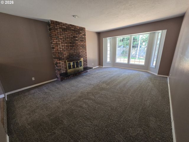4002 OAK St, Longview, WA 98632
