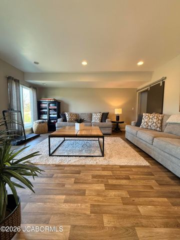 227 PARADIGM DRIVE, Jefferson City, MO 65109