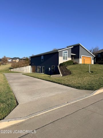 227 PARADIGM DRIVE, Jefferson City, MO 65109