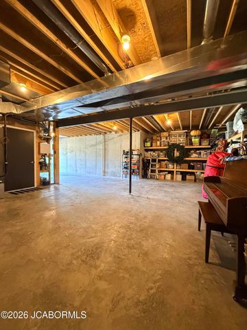 227 PARADIGM DRIVE, Jefferson City, MO 65109