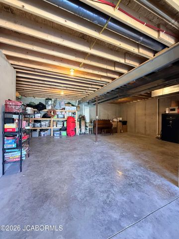 227 PARADIGM DRIVE, Jefferson City, MO 65109