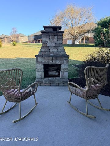 227 PARADIGM DRIVE, Jefferson City, MO 65109