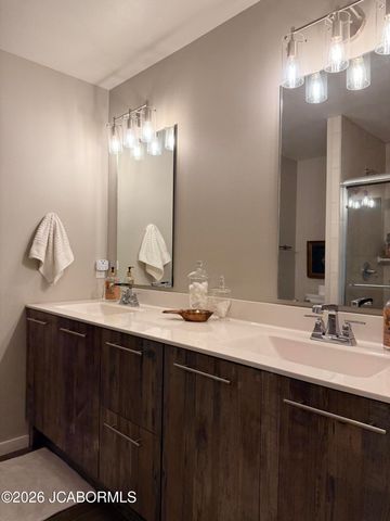 227 PARADIGM DRIVE, Jefferson City, MO 65109