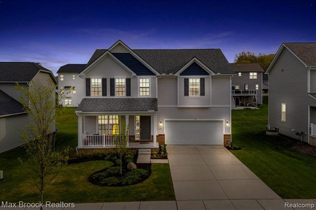 8401 Sharon Drive, White Lake, MI 48386