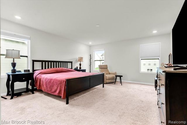 8401 Sharon Drive, White Lake, MI 48386