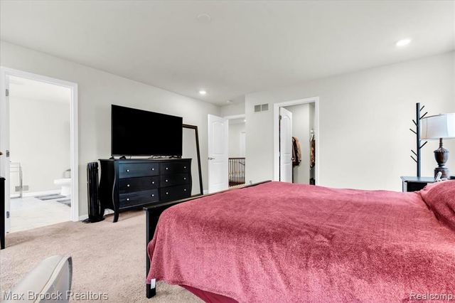 8401 Sharon Drive, White Lake, MI 48386