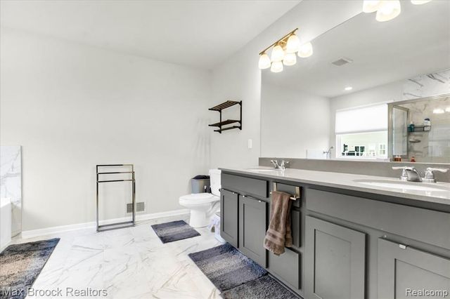 8401 Sharon Drive, White Lake, MI 48386