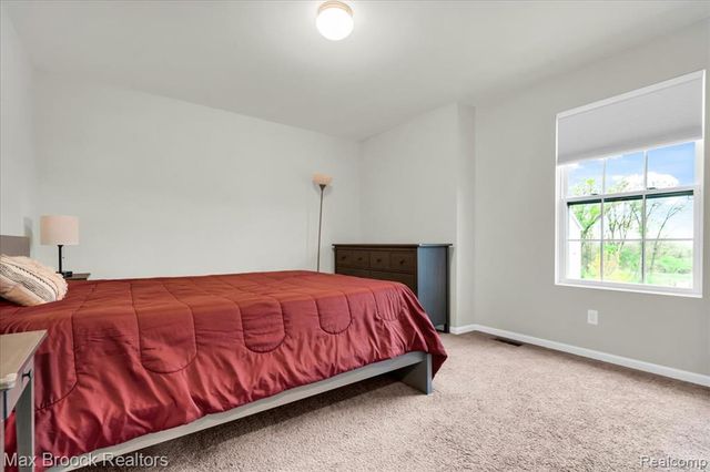 8401 Sharon Drive, White Lake, MI 48386