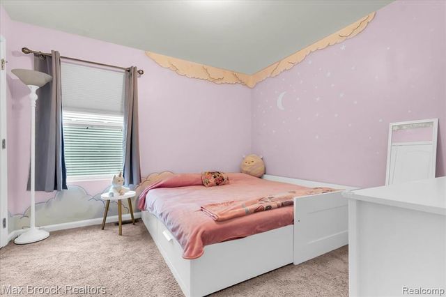 8401 Sharon Drive, White Lake, MI 48386