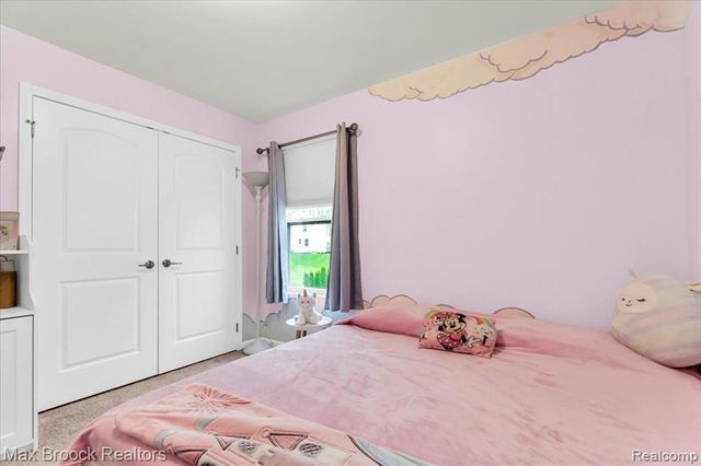 8401 Sharon Drive, White Lake, MI 48386