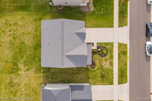8401 Sharon Drive, White Lake, MI 48386