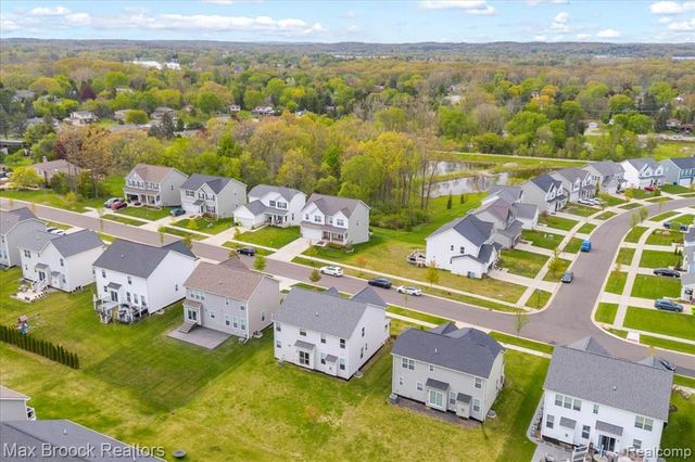 8401 Sharon Drive, White Lake, MI 48386