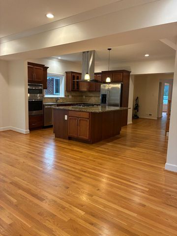5311 SANGAMORE RD, Bethesda, MD 20816
