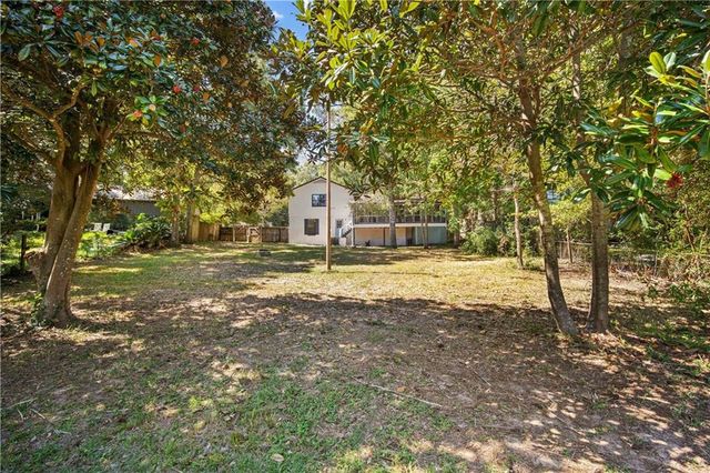 501 Lakeview Drive W, Mobile, AL 36695