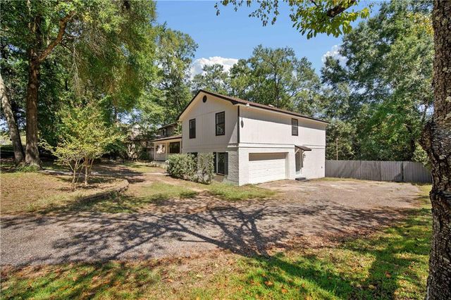501 Lakeview Drive W, Mobile, AL 36695
