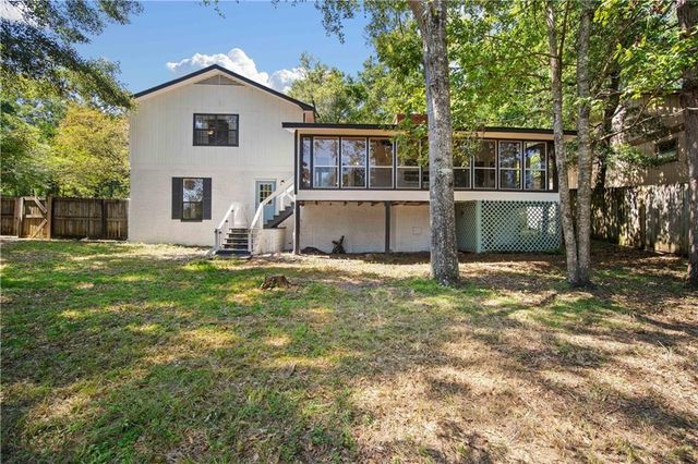 501 Lakeview Drive W, Mobile, AL 36695