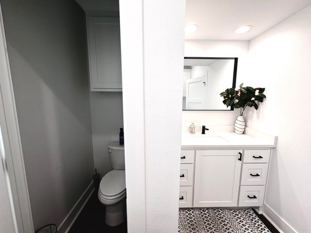 1 Hoxby Lane, Bella Vista, AR 72714