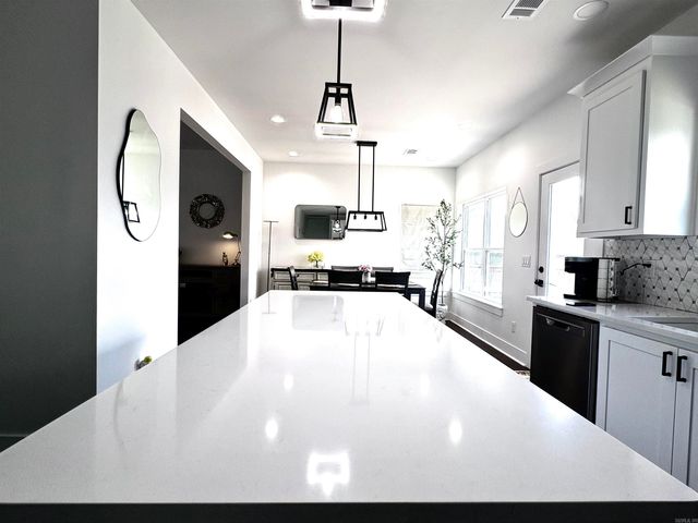 1 Hoxby Lane, Bella Vista, AR 72714