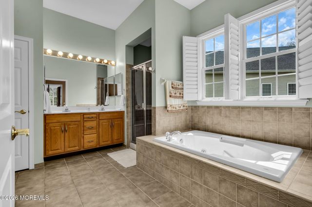 28 Kings North Road, Jackson, NJ 08527