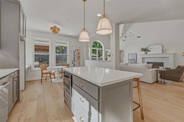 2908 Woodhaven Drive, Grapevine, TX 76051
