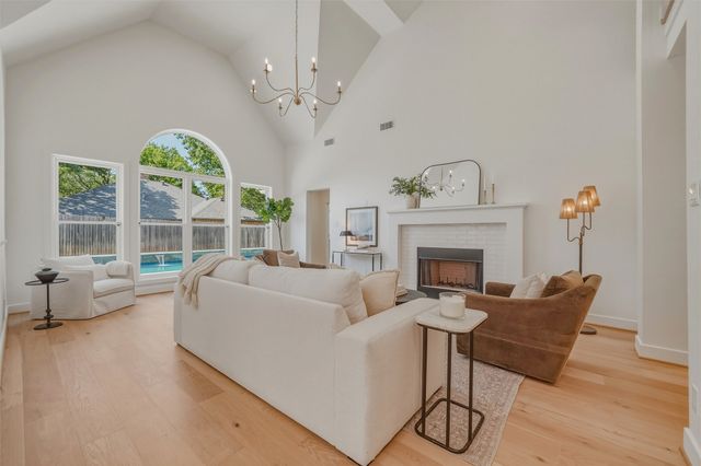 2908 Woodhaven Drive, Grapevine, TX 76051